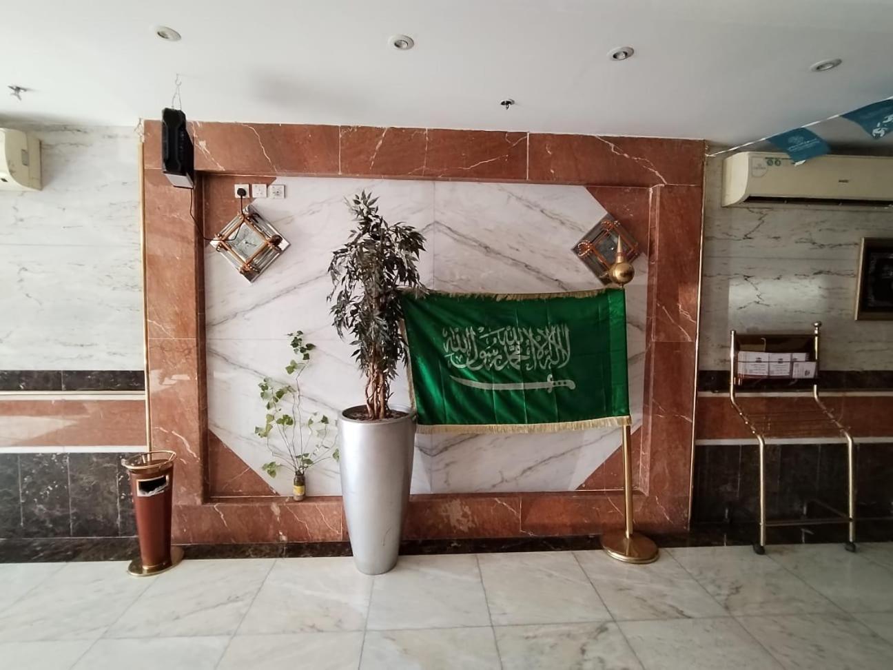 فندق الفرسان المتحدة فرع الفيصلية Jeddah